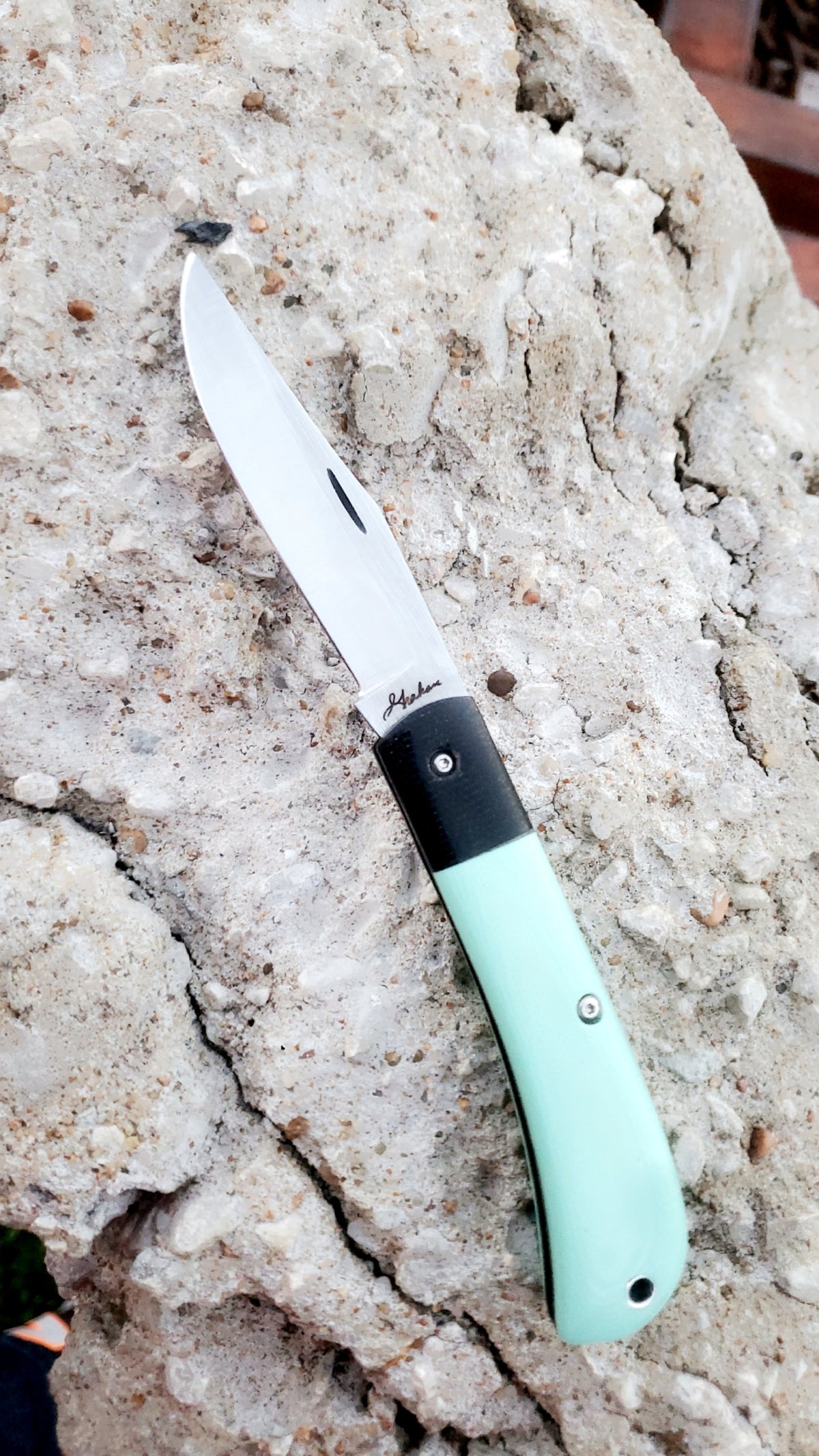 Front pocket trapper